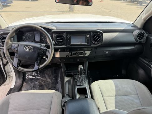 Used 2018 Toyota Tacoma SR RWD image 9