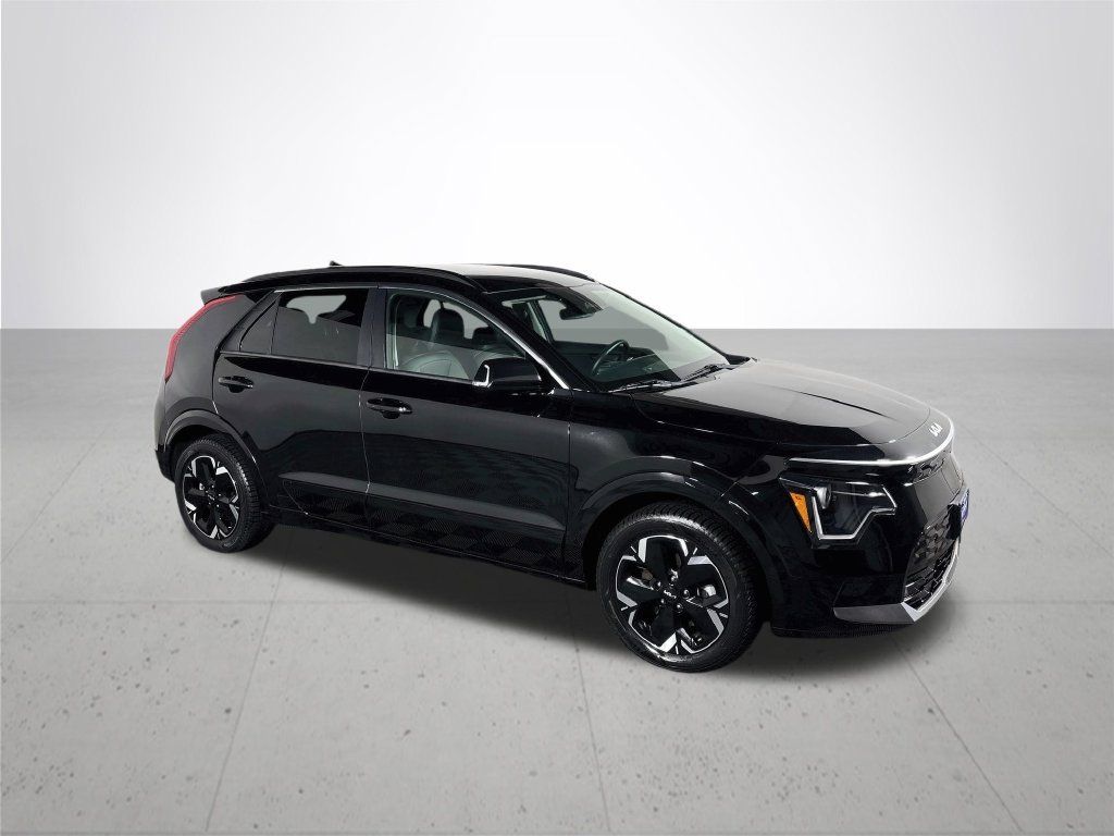 Used 2023 Kia Niro Wind w/ Wind Preserve Package FWD image 4