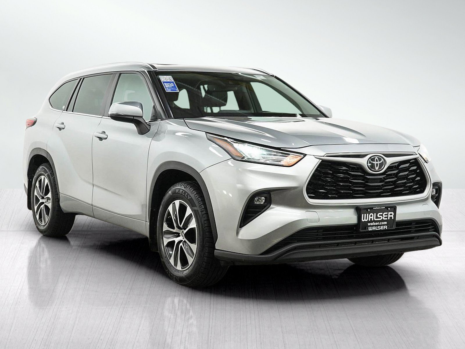 Used 2020 Toyota Highlander XLE AWD/4WD image 7