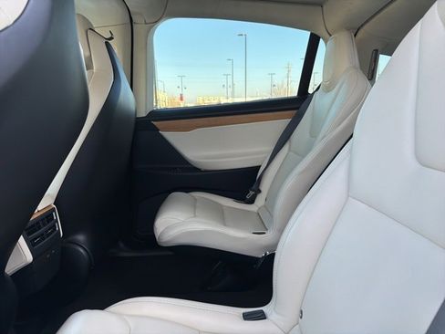 Used 2019 Tesla Model X 100D image 22
