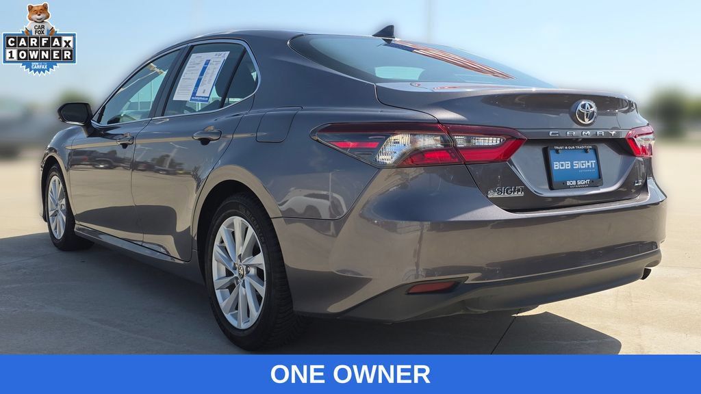 Used 2021 Toyota Camry LE w/ Convenience Package FWD image 3