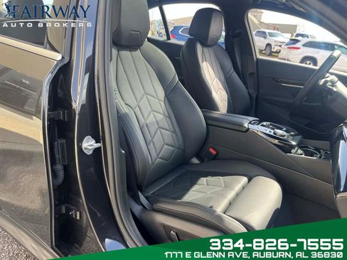 Used 2024 BMW 530i w/ Premium Package RWD image 12