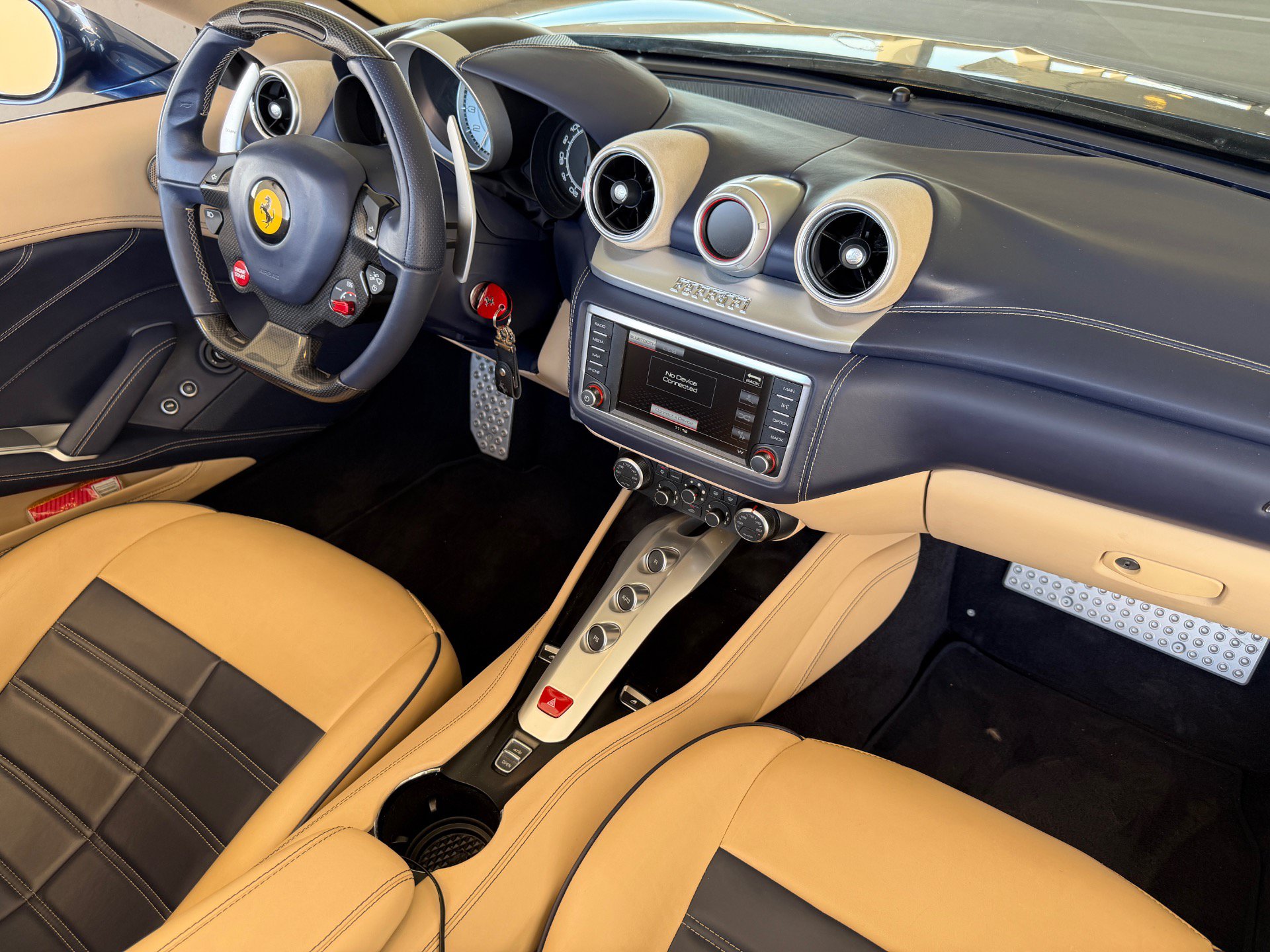 Used 2015 Ferrari California T RWD image 37