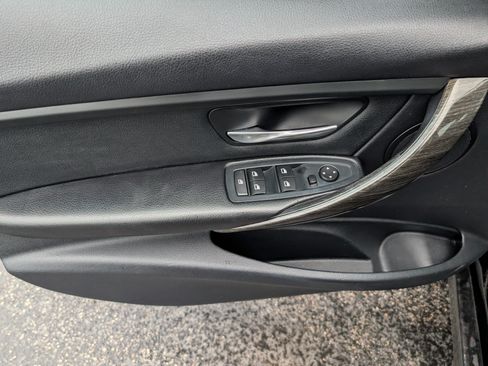 Used 2015 BMW 320i Sedan RWD image 10