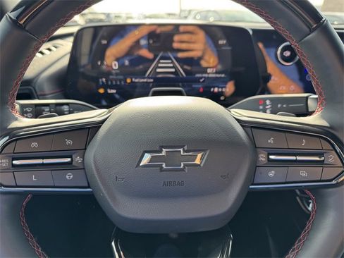 Certified 2025 Chevrolet Traverse RS image 18