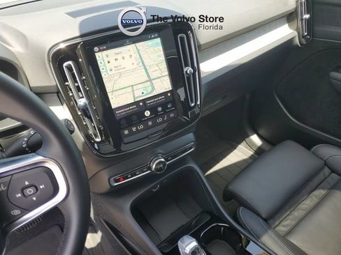 Certified 2026 Volvo XC40 B5 Plus AWD/4WD image 20