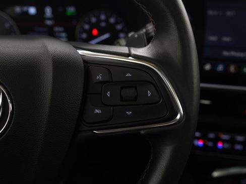 Used 2021 Buick Envision Avenir w/ Technology Package II image 26