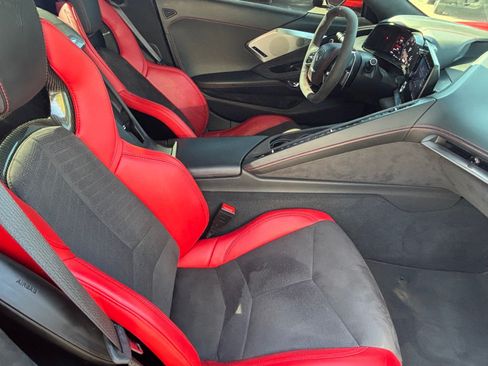 Used 2021 Chevrolet Corvette Stingray Premium Conv w/ Z51 Performance Package RWD image 31