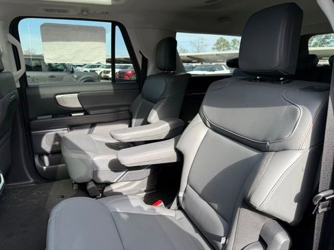 New 2025 Ford Expedition Max Active image 12