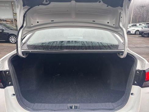 Used 2025 Nissan Versa SV image 30