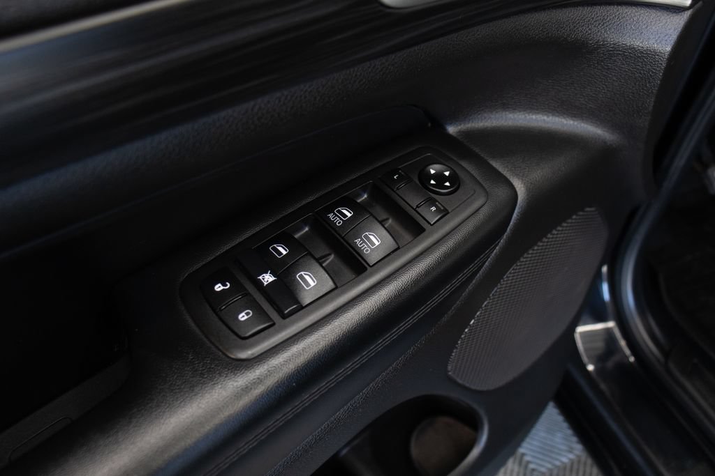 Used 2021 Jeep Grand Cherokee Laredo X AWD/4WD image 17