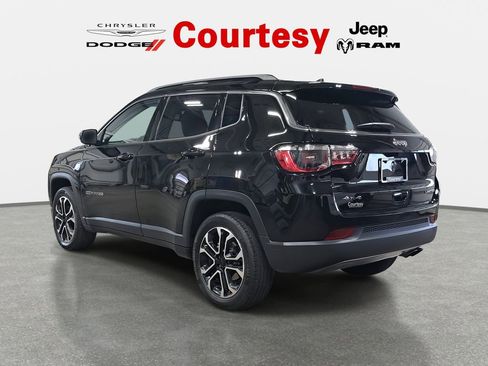 Certified 2022 Jeep Compass Limited image 5