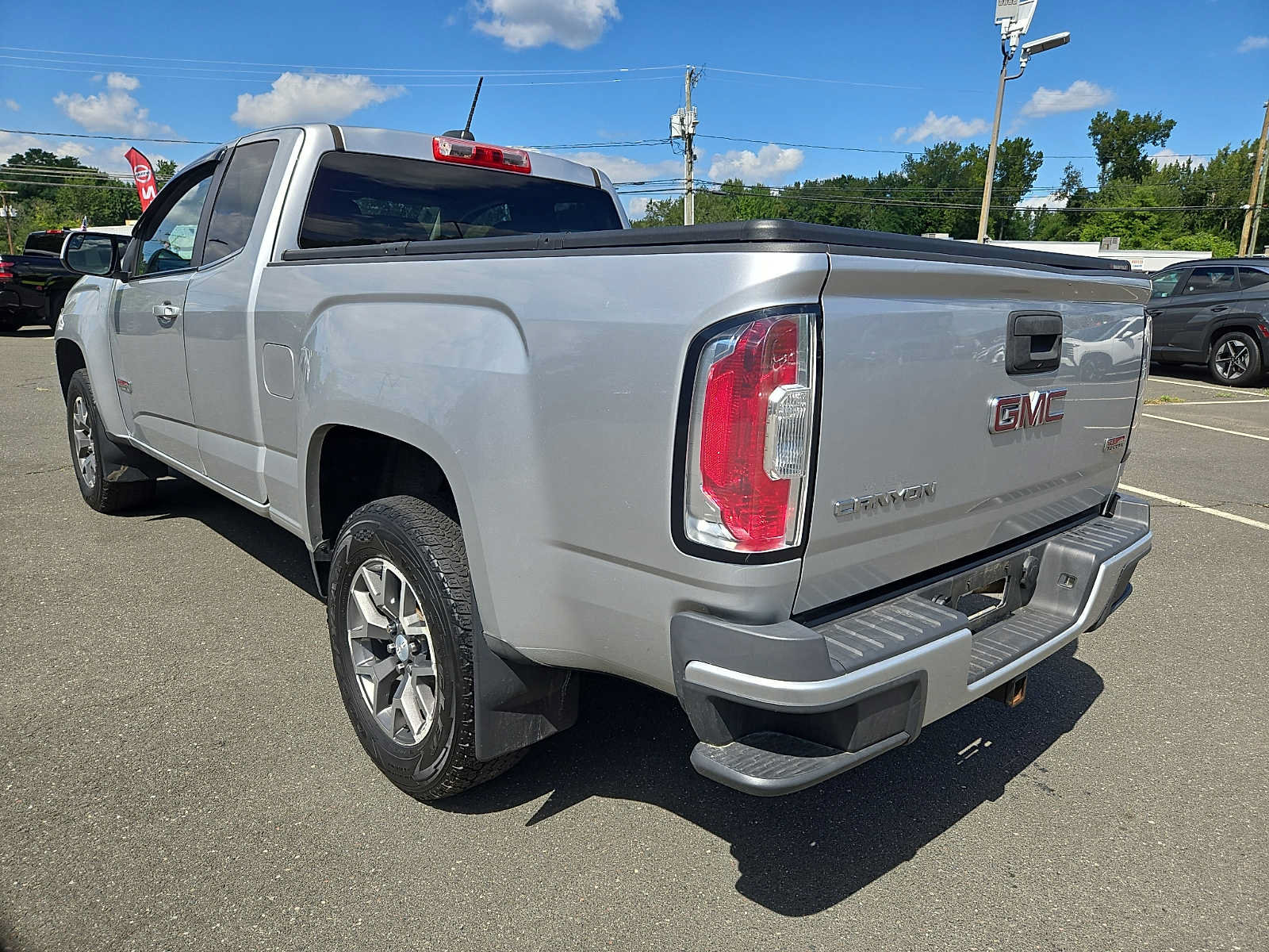 Used 2015 GMC Canyon SLE w/ All-Terrain Package AWD/4WD image 6
