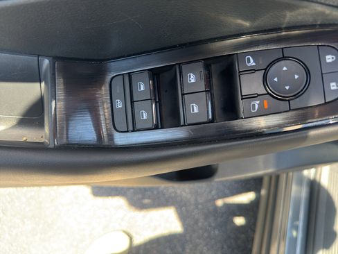 Used 2023 Nissan Rogue S FWD image 20