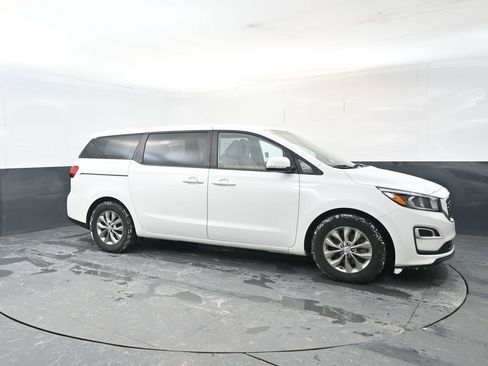 Used 2021 Kia Sedona LX image 7