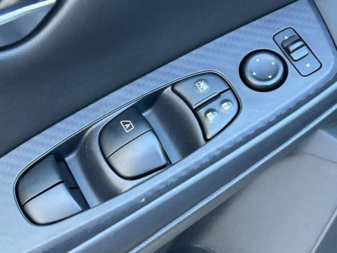 Used 2021 Nissan Sentra SV image 14