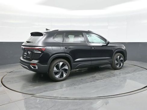 New 2026 Volkswagen Taos SE AWD/4WD image 7