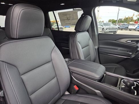 New 2026 Chevrolet Traverse LT w/ Sun and Wheel Package image 24