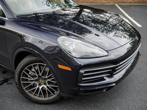 Used 2022 Porsche Cayenne image 14