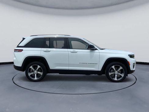 Used 2022 Jeep Grand Cherokee Limited 4xe w/ Luxury Tech Group II AWD/4WD image 8