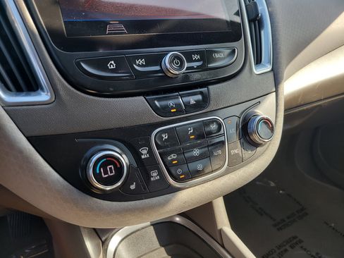 Used 2020 Chevrolet Malibu LT FWD image 22