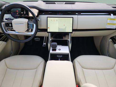 New 2026 Land Rover Range Rover Long Wheelbase SE image 25