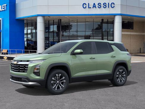 New 2026 Chevrolet Equinox LT image 2