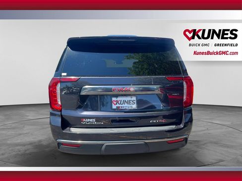 Used 2023 GMC Yukon AT4 w/ AT4 Premium Plus Package AWD/4WD image 9