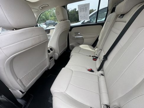 Used 2020 Mercedes-Benz GLB 250 4MATIC image 4