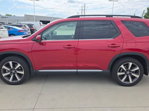 Used 2025 Honda Pilot Elite image 2