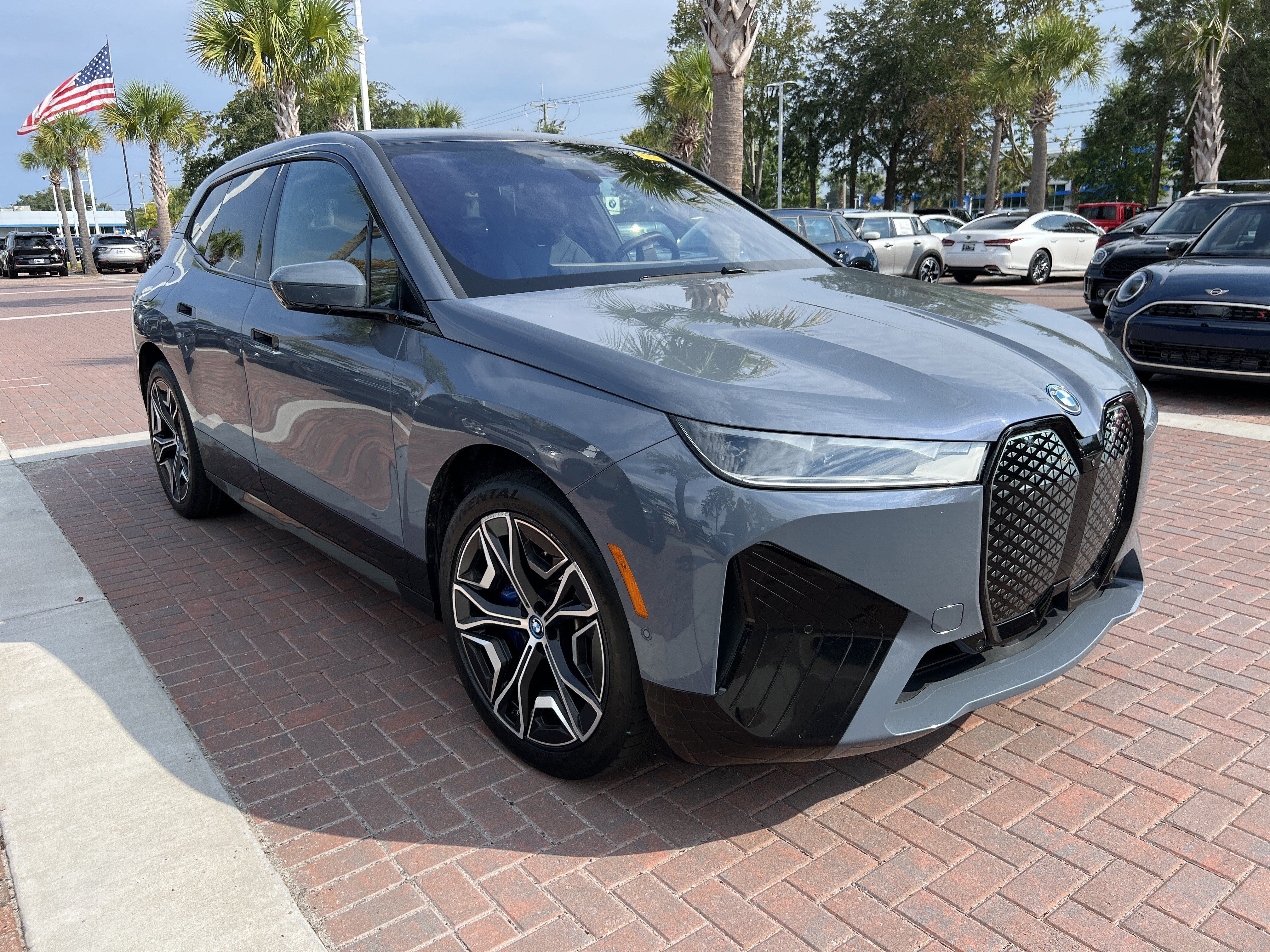 Used 2024 BMW iX xDrive50 w/ Premium Package AWD/4WD image 35