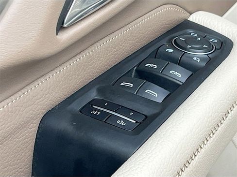 Used 2022 GMC Yukon XL Denali image 18