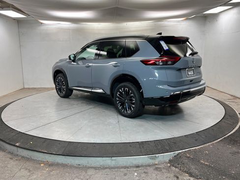 New 2026 Nissan Rogue Platinum w/ Platinum Premium Package image 3