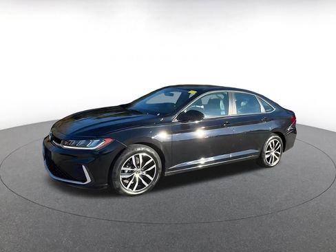 Used 2025 Volkswagen Jetta SE image 7