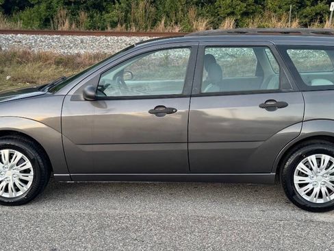 Used 2005 Ford Focus SE image 6