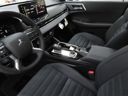 New 2026 Mitsubishi Outlander SE FWD image 21