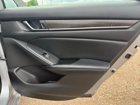 Used 2018 Honda Accord EX-L image 30
