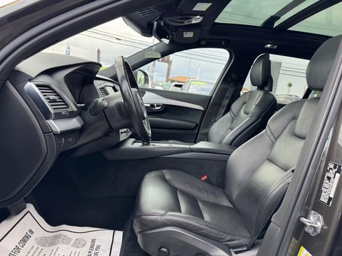 Used 2018 Volvo XC90 T6 Momentum w/ Convenience Package image 12