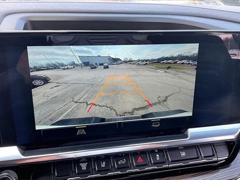 Used 2025 Chevrolet Silverado 2500 LT w/ Convenience Package image 15