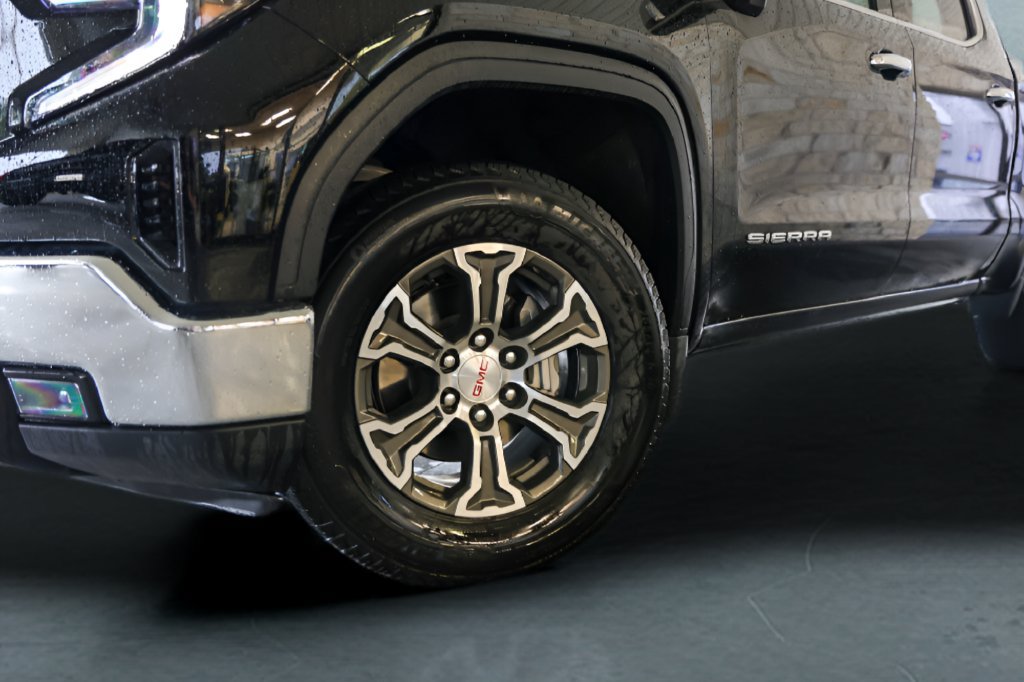 Used 2026 GMC Sierra 1500 SLT RWD image 3