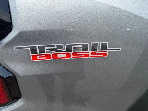 Used 2024 Chevrolet Colorado Trail Boss AWD/4WD image 9