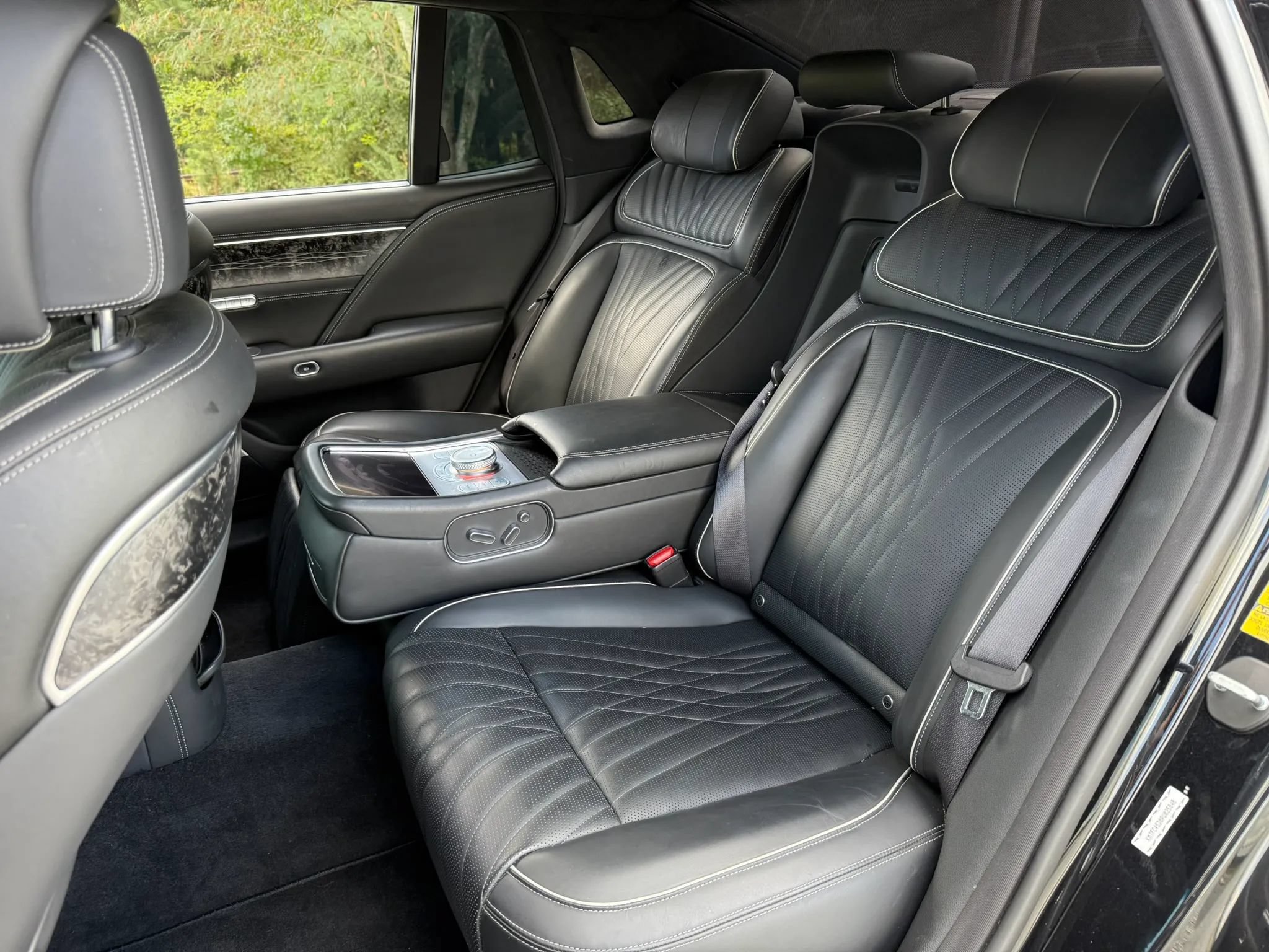 Used 2023 Genesis G90 3.5T AWD/4WD image 33
