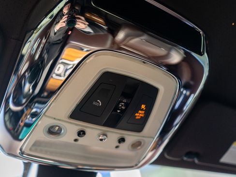 Used 2016 Rolls-Royce Wraith image 22