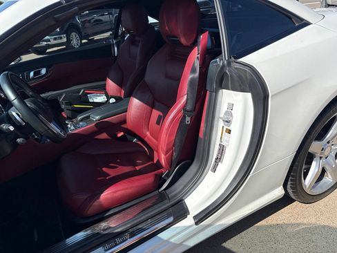 Used 2016 Mercedes-Benz SL 550 image 11