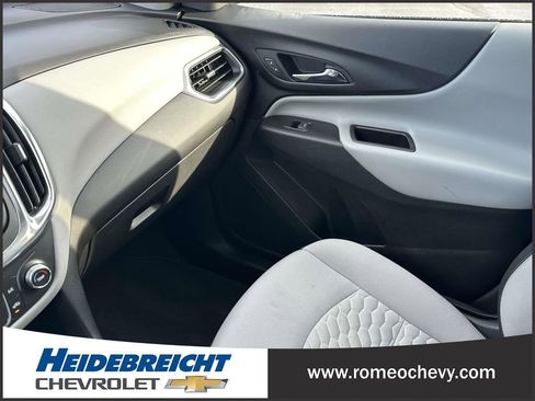 Used 2020 Chevrolet Equinox LT image 32