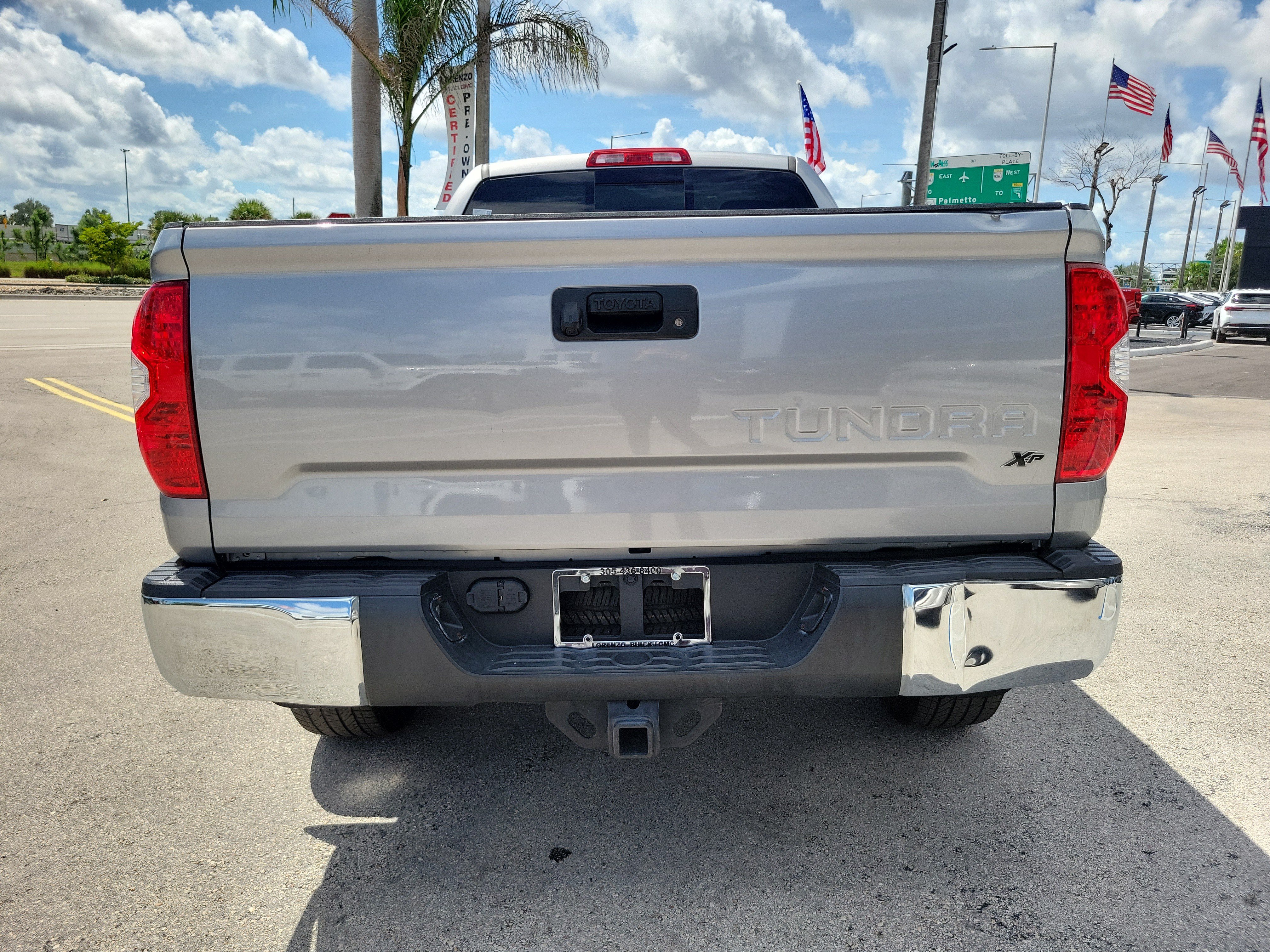 Used 2017 Toyota Tundra SR5 w/ SR5 Upgrade Package RWD image 6