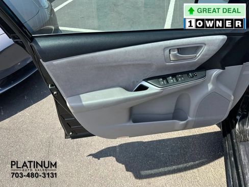 Used 2015 Toyota Camry XSE w/ Moonroof Package FWD image 17