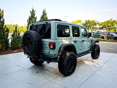 Used 2024 Jeep Wrangler Unlimited Sport AWD/4WD image 11