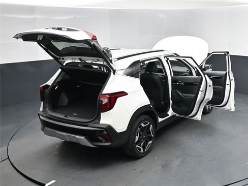 New 2026 Kia Seltos SX image 17