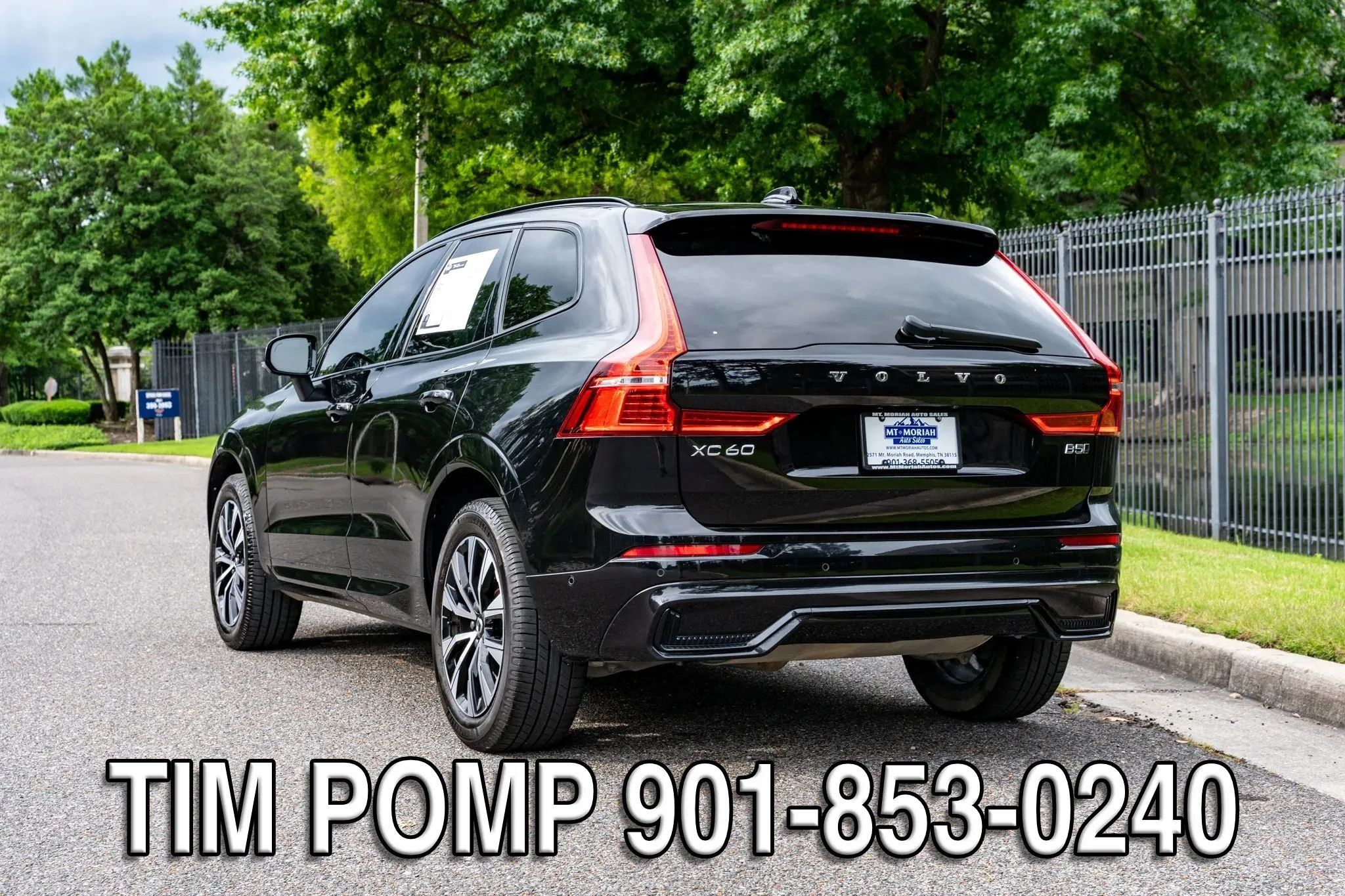 Used 2024 Volvo XC60 B5 Plus AWD/4WD image 7